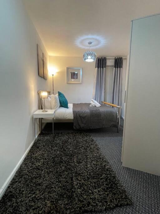 Cityfront Modern Apt Near City Centre/Etihad, Free Parking マンチェスター エクステリア 写真