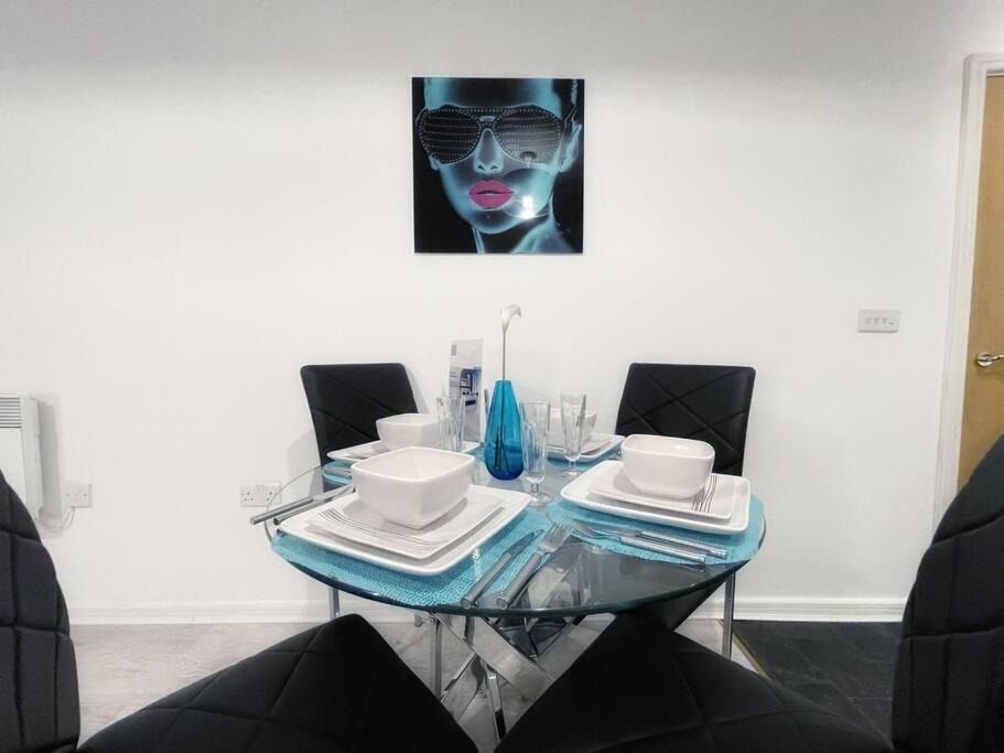 Cityfront Modern Apt Near City Centre/Etihad, Free Parking マンチェスター エクステリア 写真